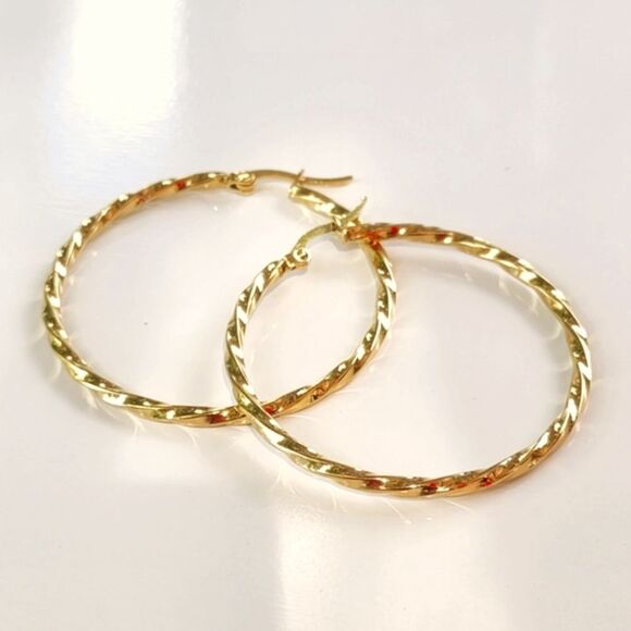 Fashion Bohemian Style 18K Gold Plated Twisted Oil Drop Thin Big Hoop Earrings - Picture 11 of 13